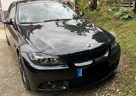 BMW 318 E90