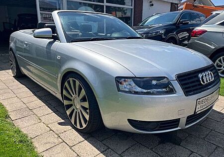 Audi A4 Cabriolet 2.4 Bose Alcantara LM 19" AHK