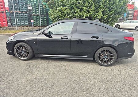 BMW 220 Gran Coupe d xDrive M Sport. Leder