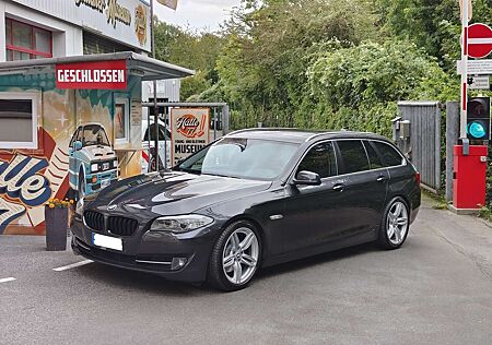 BMW 525d 525 xDrive Touring Sport-Aut.