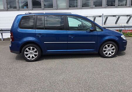 VW Touran Volkswagen Highline tüv neu