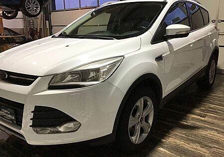 Ford Kuga 2.0 TDCi 2x4 1.Hand Faceliftmodel