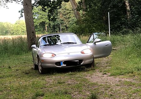Mazda MX-5 1.6i 16V Miata