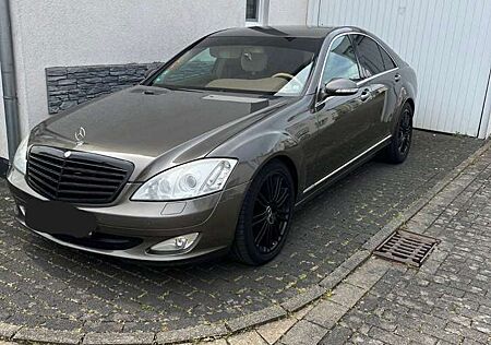 Mercedes-Benz S 320 CDI DPF 7G-TRONIC