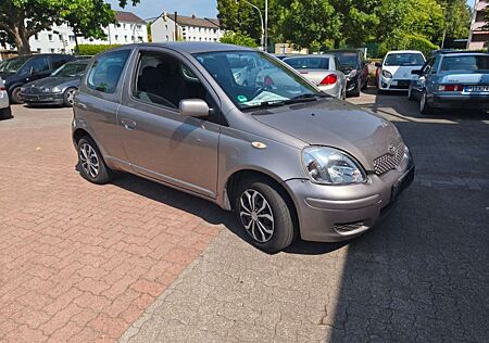 Toyota Yaris 1.0 TÜV NEU