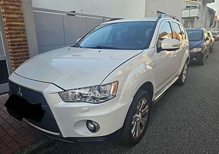 Mitsubishi Outlander 2.2 DI-D 4WD Intense
