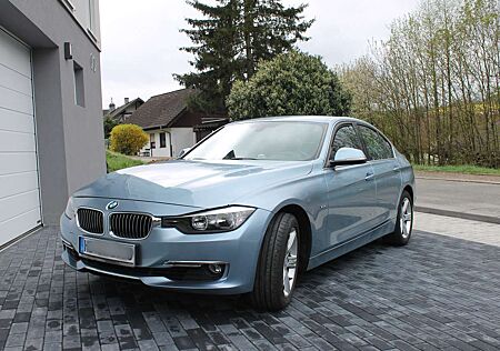 BMW 320i 320 Luxury Line