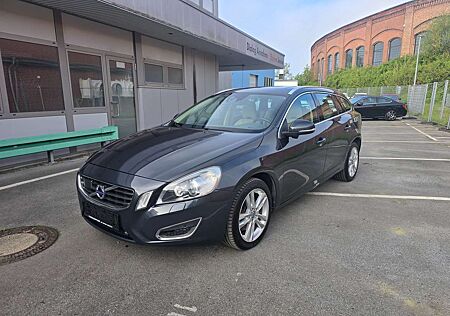 Volvo V60 Summum AWD 2.4 D-5 Zylinder