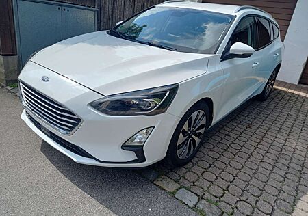 Ford Focus Turn. 1,5TDCI C&C Aut. Navi Klima AHK PDC ALU SHZ