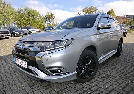 Mitsubishi Outlander PHEV PLUS + Intro-Paket 2.4 MIVEC 4WD