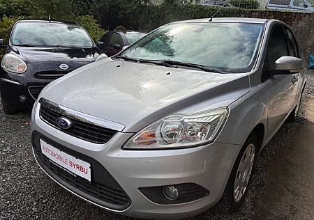 Ford Focus Focus Fließheck  5-Türer 1.8 Titanium