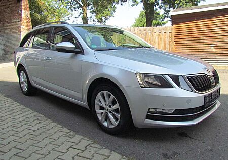 Skoda Octavia 1.6 TDI **Style Combi** LED/NAVI/Leder