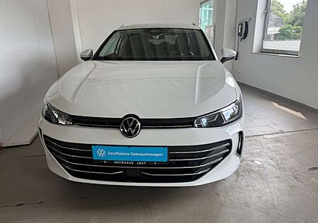 VW Passat Volkswagen Business 1.5 eTSI DSG Navi/AHK/el.Klappe/LM18/LED/