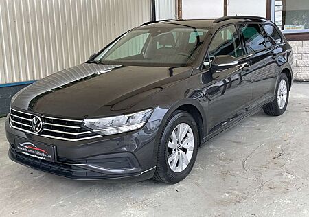 VW Passat Variant Volkswagen 2.0 TDI Basis *LED*NAVI*ACC*AHK*1.HAND