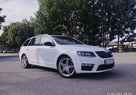 Skoda Octavia Combi 2.0 TDI (Green tec) DSG RS
