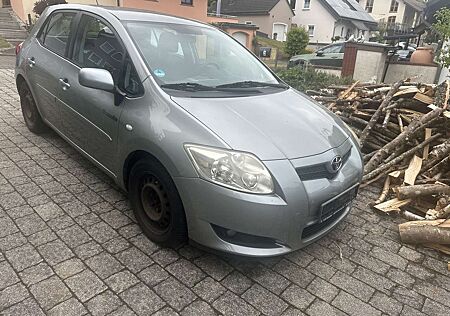 Toyota Auris 1.4 VVT-i Team