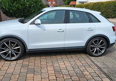 Audi Q3 2.0 TFSI quattro S tronic