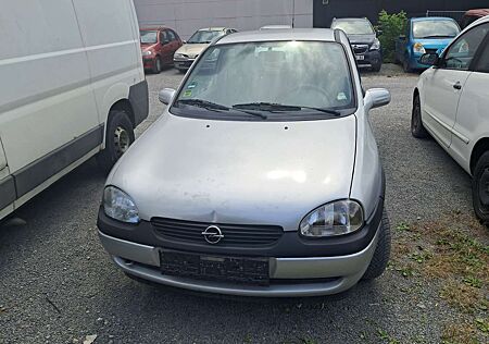 Opel Corsa 16V Advantage