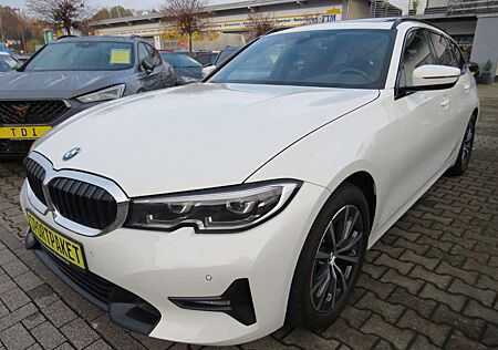 BMW 320 d touring xDrive Sport Line *LEDER*PANO*STHZ