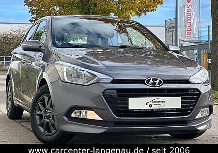 Hyundai i20 YES! + 8 x Bereift