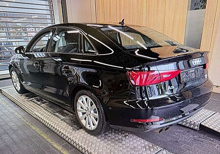 Audi A3 Limousine attraction ultra/Automatik/Xenon/
