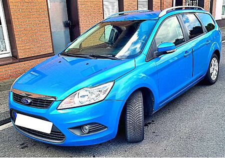 Ford Focus Turnier 1.6 16V Style | Tüv Neu