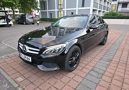 Mercedes-Benz 220 C-klasse