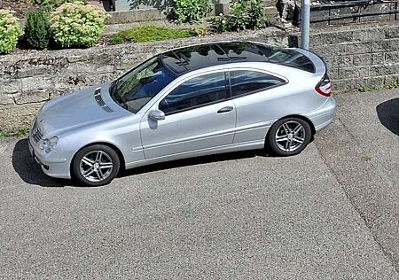 Mercedes-Benz C 200 Kompressor (203.742)