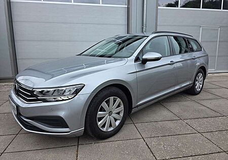 VW Passat Variant Volkswagen /LED/Navi/AHK schwenkbar/ACC/Lane