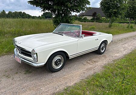 Mercedes-Benz 230 SL Pagode