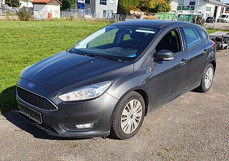 Ford Focus Lim. Business 1.5 EcoBoost NAVI SHZ PDC