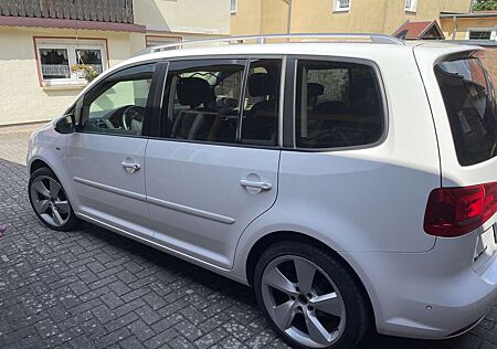 VW Touran Volkswagen Life