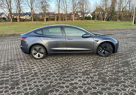 Tesla Model 3 Langstreckenbatt. Allradantrieb Dual Motor