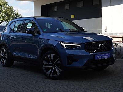 Volvo XC40 B5 Ultimate Dark AWD LEDER+NAVI+KAMERA+PANORAM+AHK