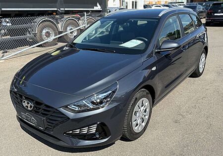 Hyundai i30 cw Pure*SPUR*DAB*AHK*