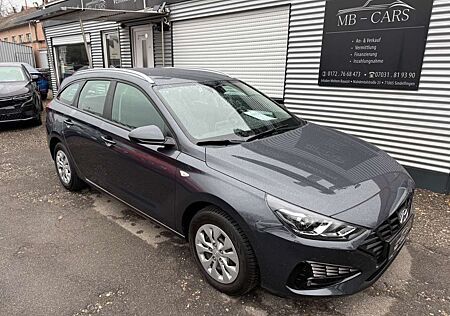 Hyundai i30 cw Pure*SPUR*DAB*AHK*