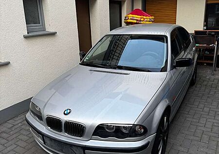 BMW 320i 320