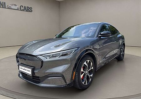 Ford Mustang Mach-E AWD 99 kw/h /AHK / Panorama