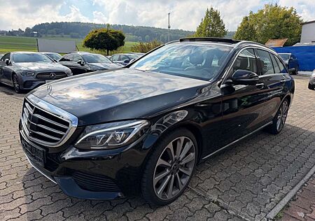 Mercedes-Benz C 400 T 4Matic PANO DESIGNO MEM LEDER NAVI KAM
