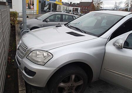 Mercedes-Benz ML 320 CDI 4Matic 7G-TRONIC ( TOP ZUSTAND )