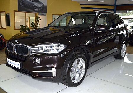 BMW X5 xDrive 30 d AUTOMATIK / XENON / NAVI / LEDER