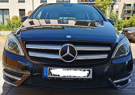 Mercedes-Benz B 200 (BlueEFFICIENCY) 7G-DCT