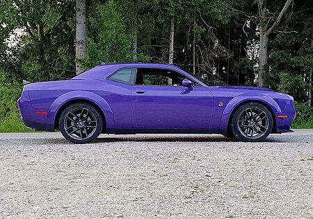 Dodge Challenger R/T Scat Pack Widebody