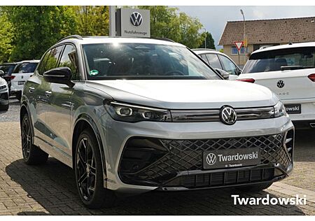 VW Tiguan Volkswagen 1.5 eTSI Matrix Black PANO AHK Massage Discover