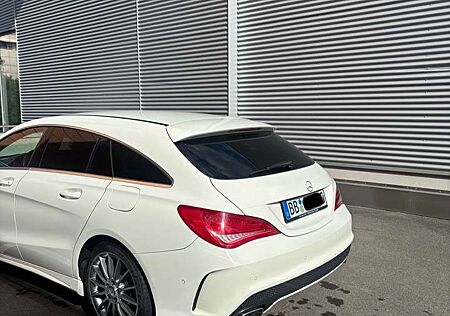 Mercedes-Benz CLA 200 Shooting Brake 7G-DCT AMG Line