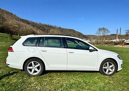 VW Golf Variant Volkswagen 1.6 TDI 4Motion BlueMotion Technology Allstar