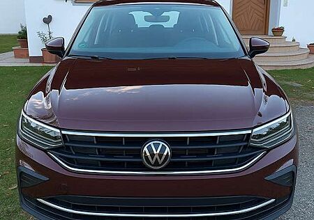 VW Tiguan Volkswagen Basis