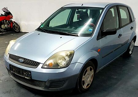 Ford Fiesta 1.3 - Tüv Neu + Service ~ Klima