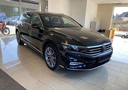 VW Passat Variant Volkswagen R-Line, Panorama,Navi, Leder.....