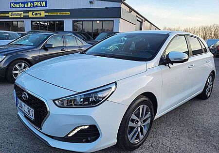 Hyundai i30 1.0 T-GDI Connect & Go